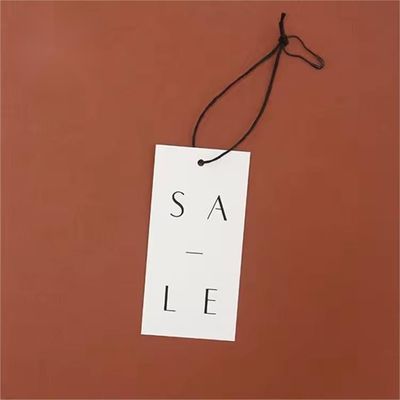 주문 선물 문자열 맞춤식 의류 라벨 검은 종이 가격 태그 옷에 대한 손잡이 태그 online manufacture