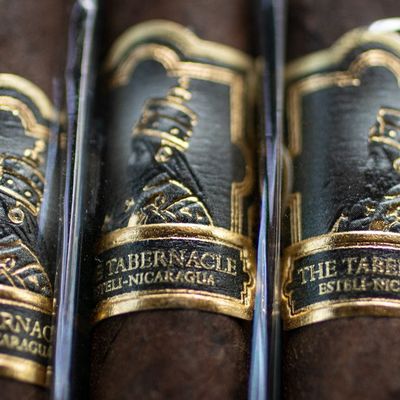 좋은 가격 Custom Printed Embossed Waterproof Eco-friendly Cigar Band Labels and Stickers with Glossy Gold Foil for Premium Packaging 온라인으로